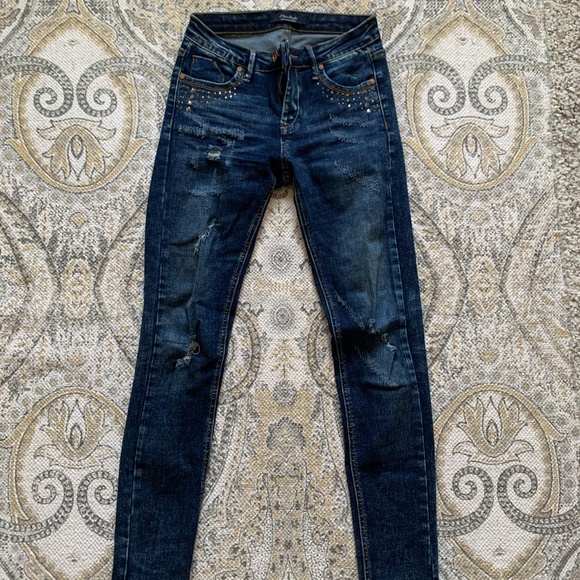 Jeans - Picture 1 of 2